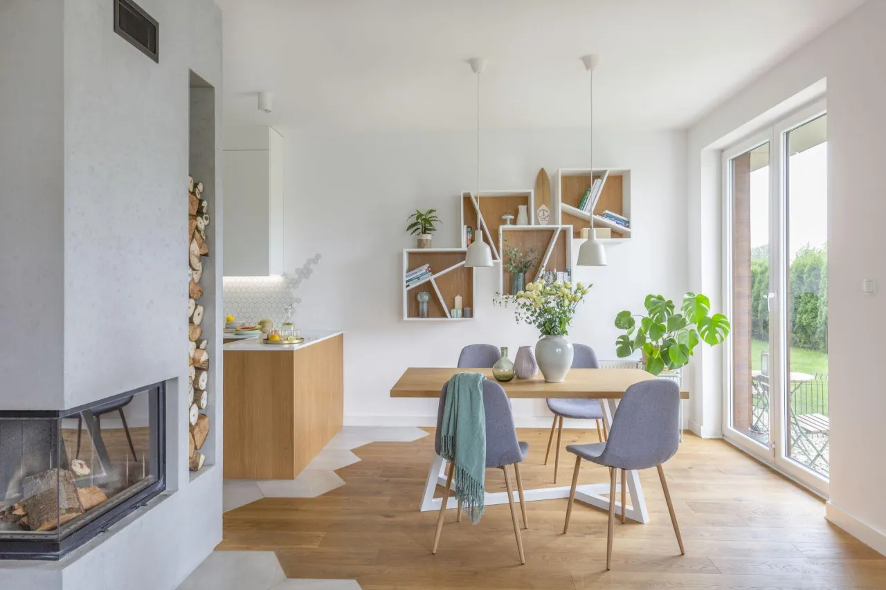 Transparentne krzesła do małego salonu, składane krzesła, ażurowe krzesła