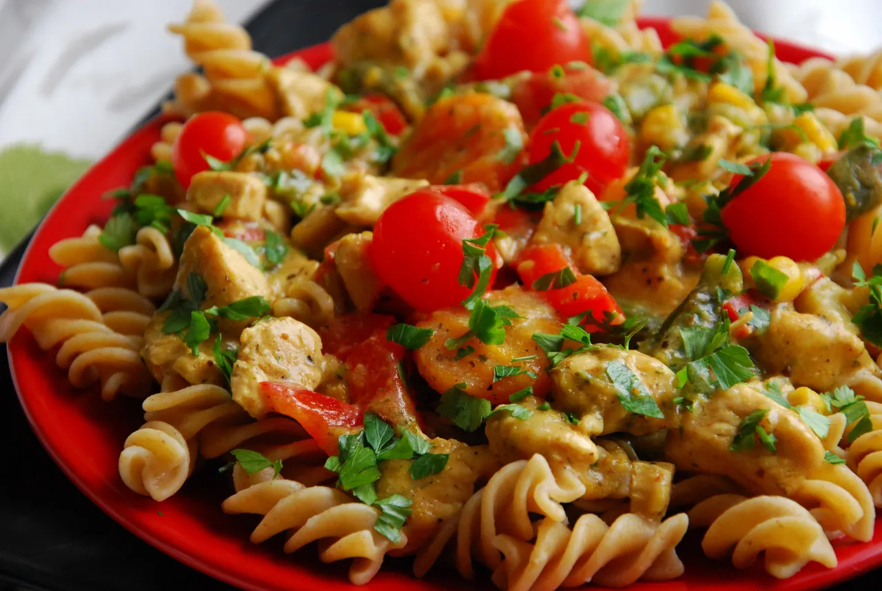 różnorodne dania z makaronu świderki