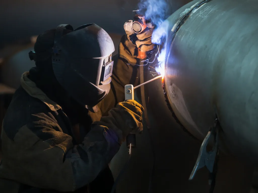 różne projekty spawalnicze, spawanie amatorskie i profesjonalne