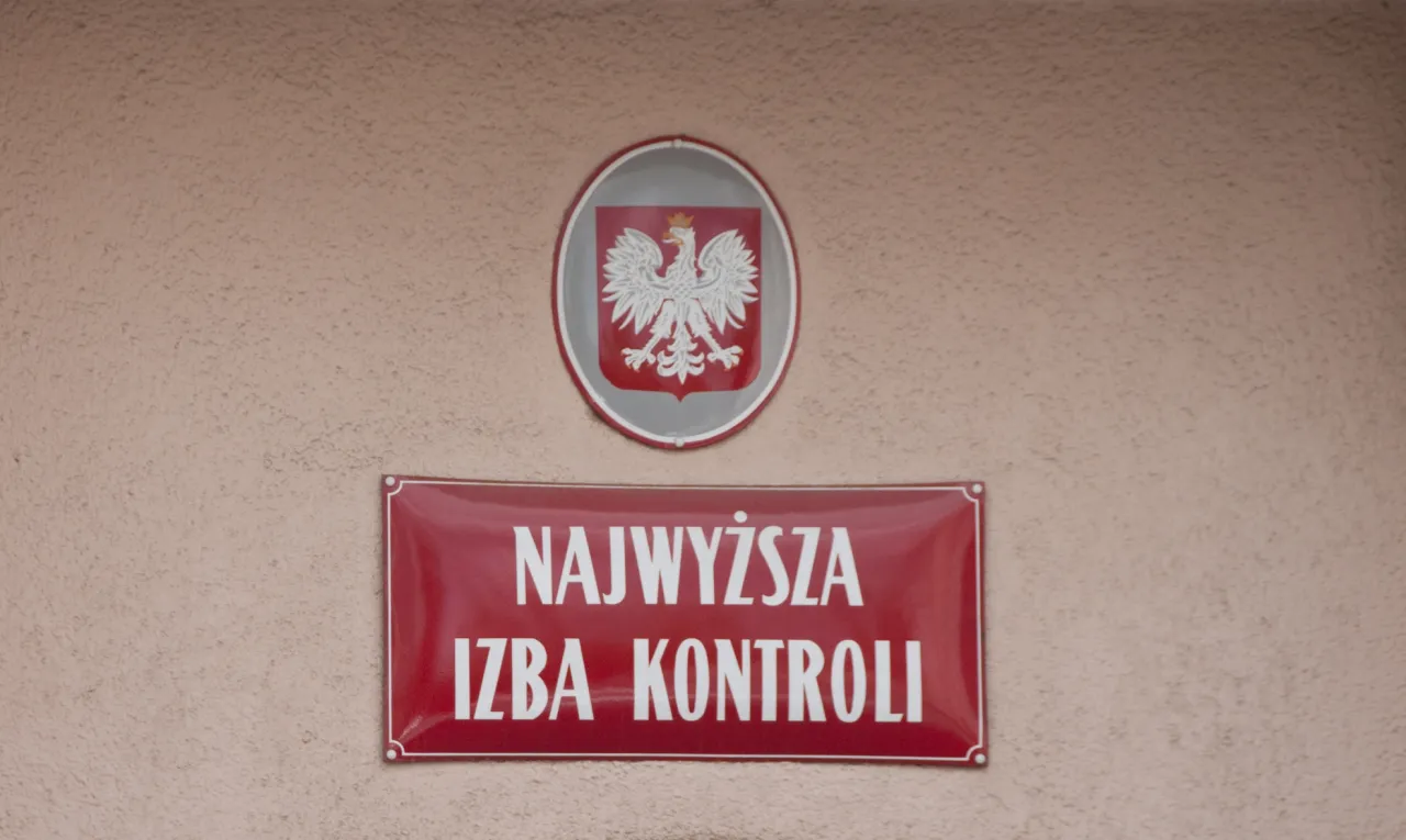 Najwyższa Izba Kontroli logo i budynek