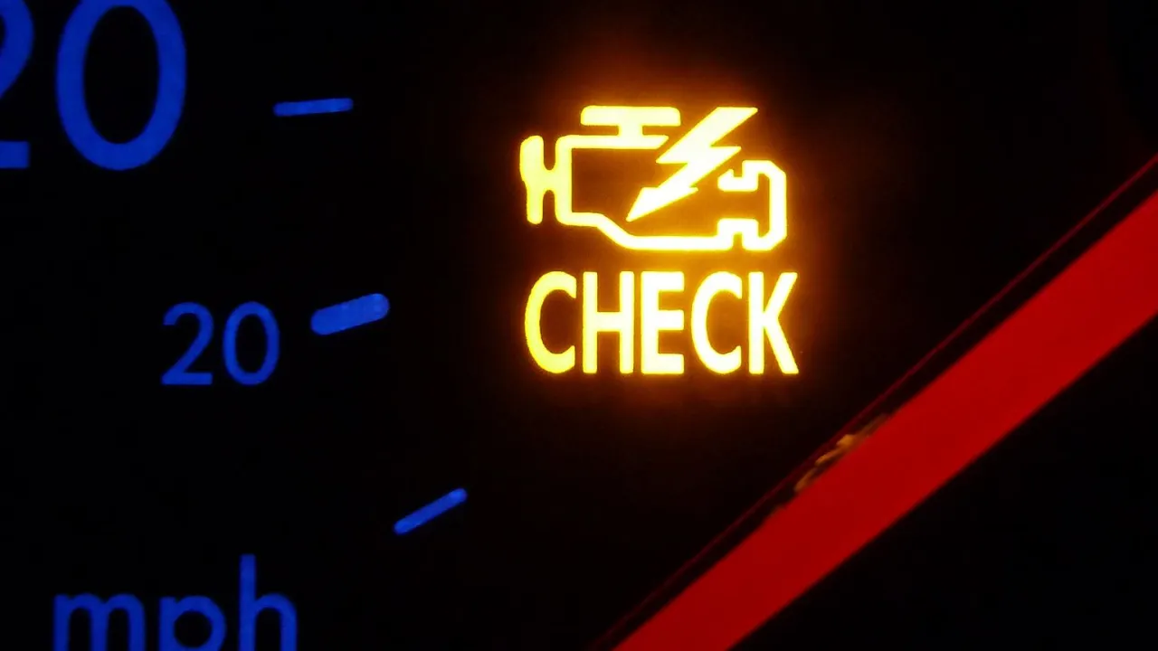 migająca kontrolka check engine