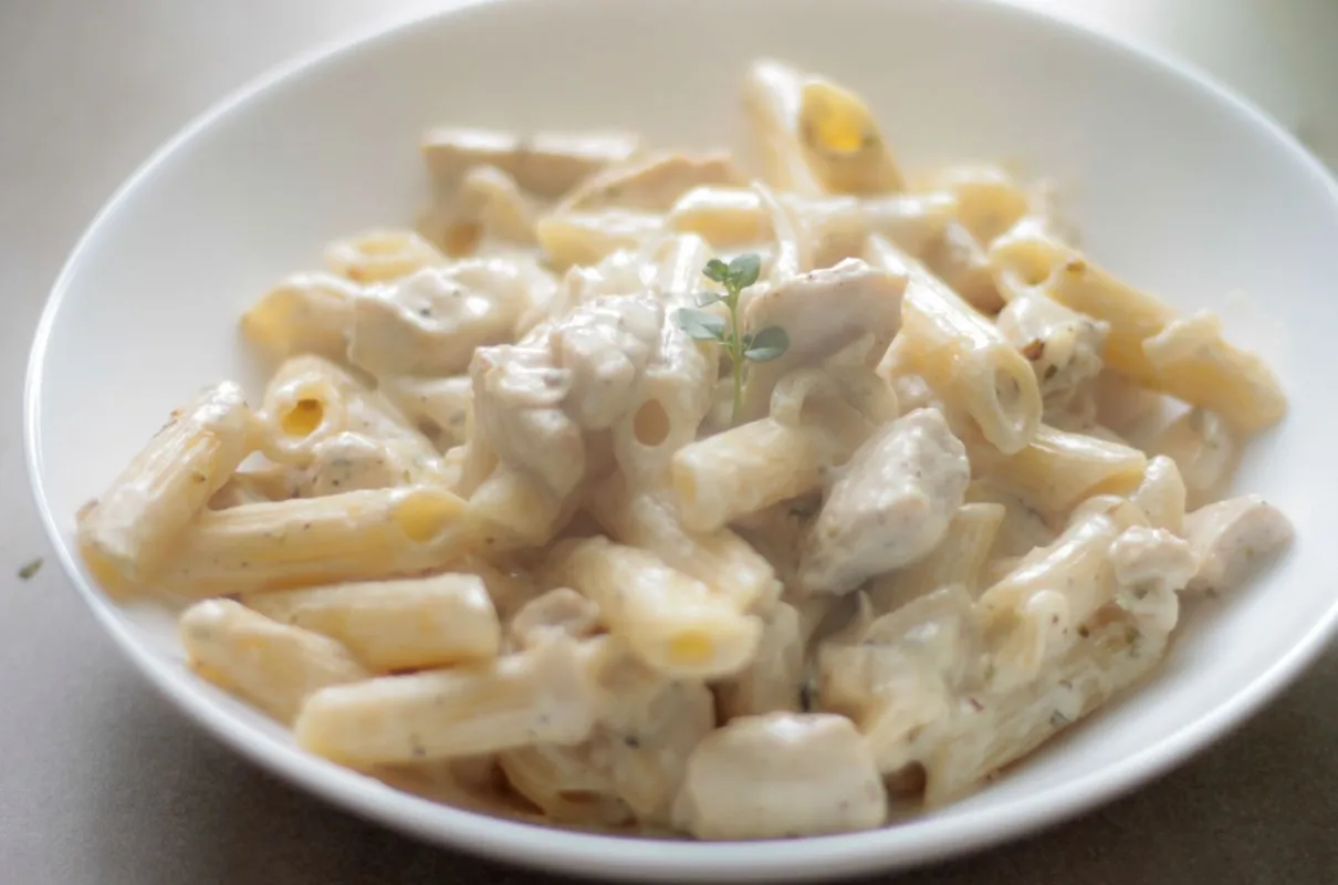 Kremowe sosy do makaronu z kurczakiem