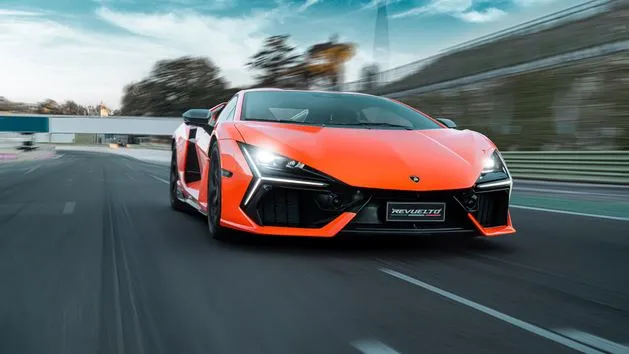 Lamborghini Revuelto na torze