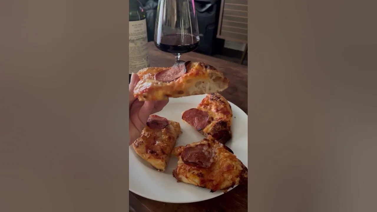 pizza artesanal con masa madre corteza alveolada