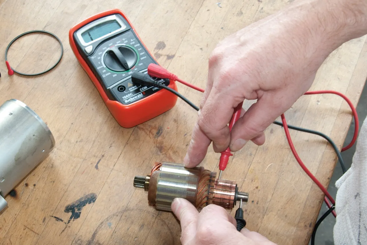 jak sprawdzić uzwojenie wirnika alternatora multimetrem