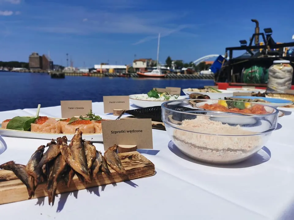 Targ Rybny Kołobrzeg port rybacki