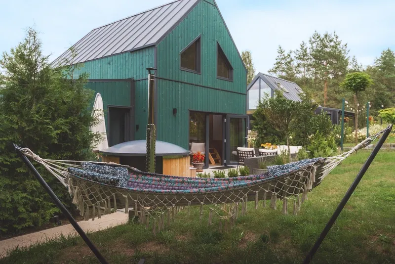 Nocowanie.pl i Slowhop.pl interfejsy