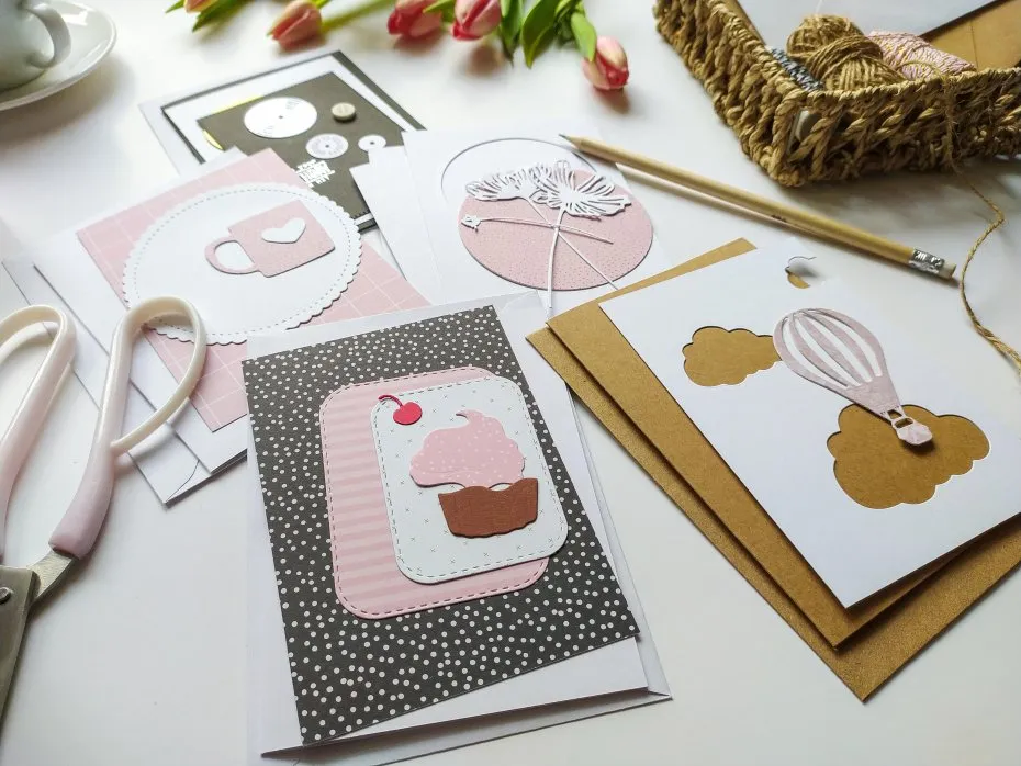 Materiały do robienia kartek DIY