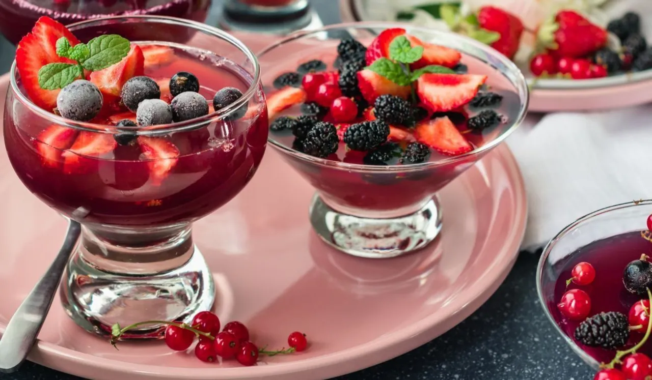 Składniki do galaretki z owocami