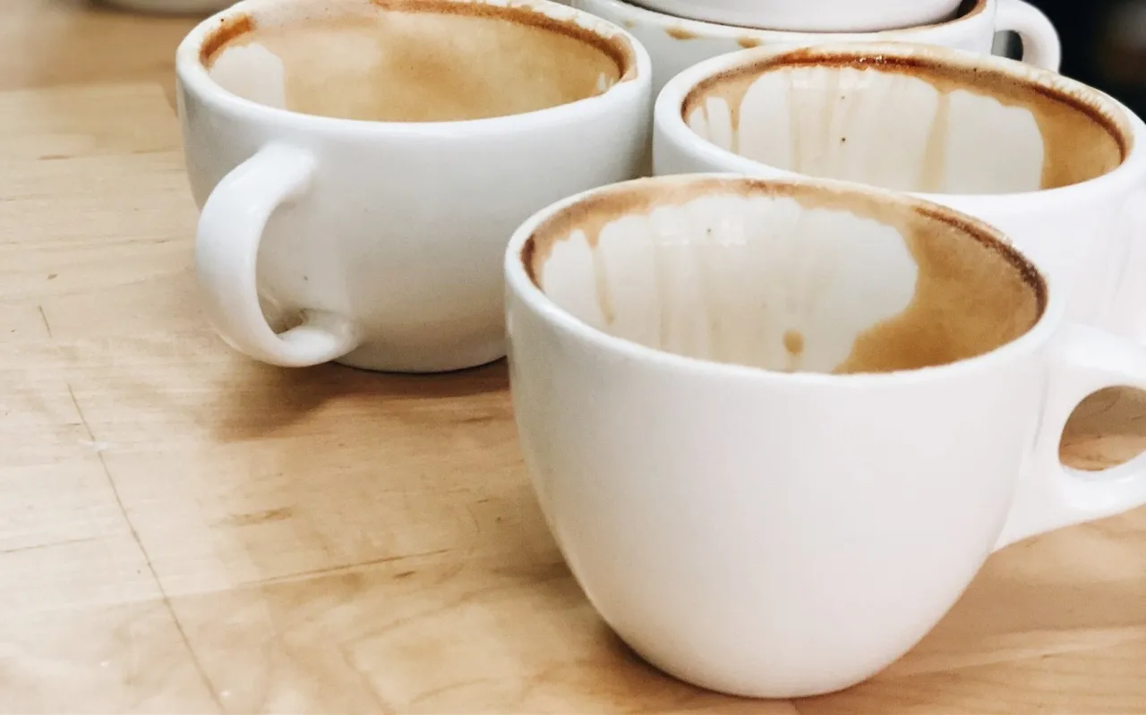 czyszczenie kubk&oacute;w porcelanowych, czyszczenie szklanych kubk&oacute;w, czyszczenie kubk&oacute;w ceramicznych