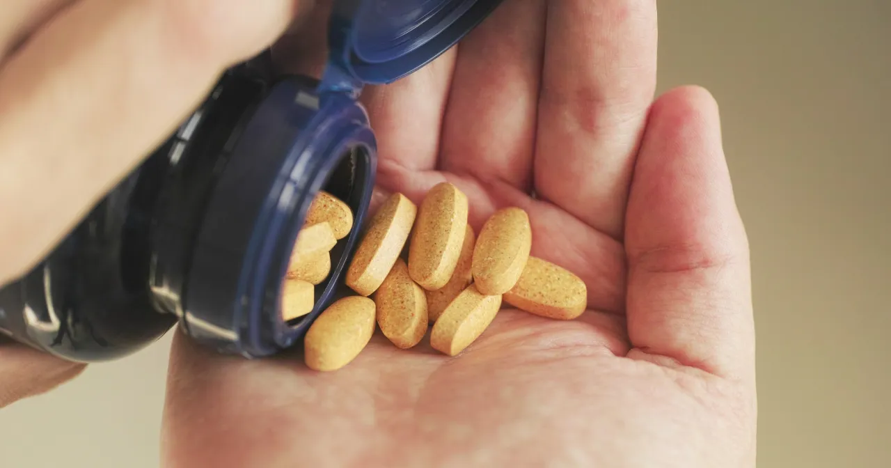 Suplementacja witaminy B12 rano