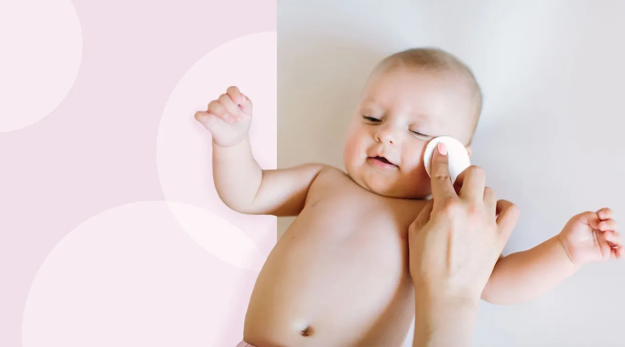 Przemywanie oczu niemowlaka solą fizjologiczną