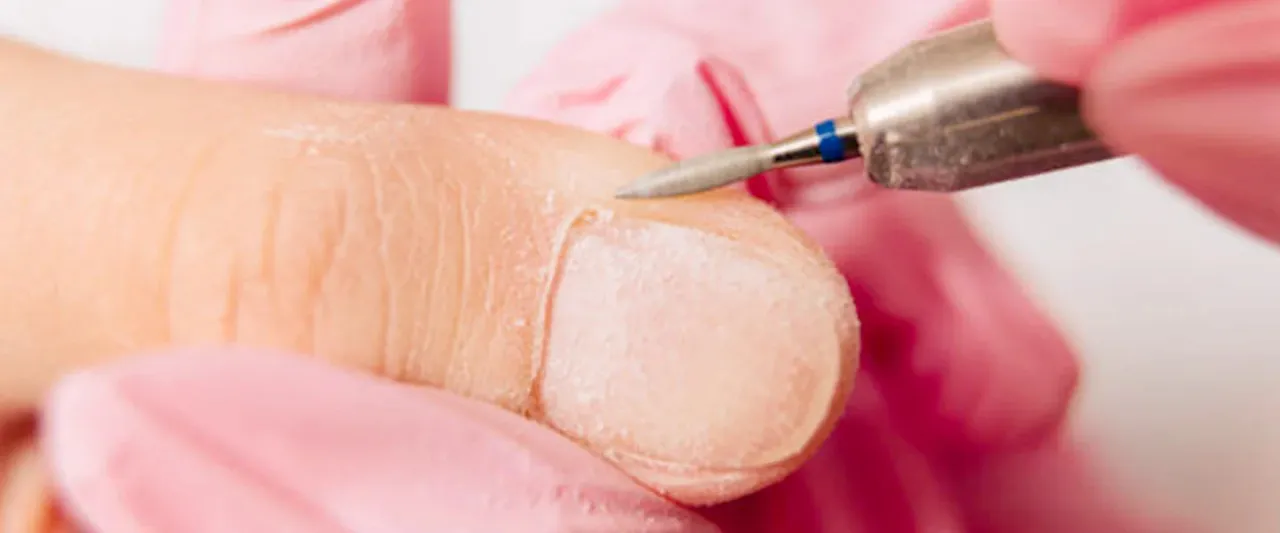Zdjęcie Jak przygotować skórki do manicure: 7 skutecznych technik