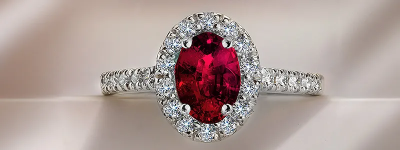 Kamienie szlachetne do czerwonej sukienki