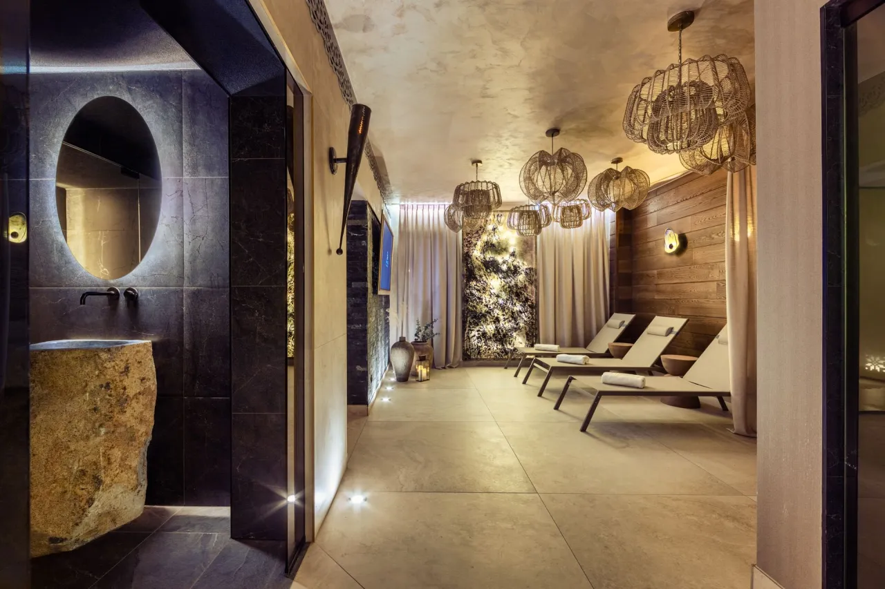 Holistyczne spa, zabiegi spa z lokalnych składników, baseny i sauny w spa