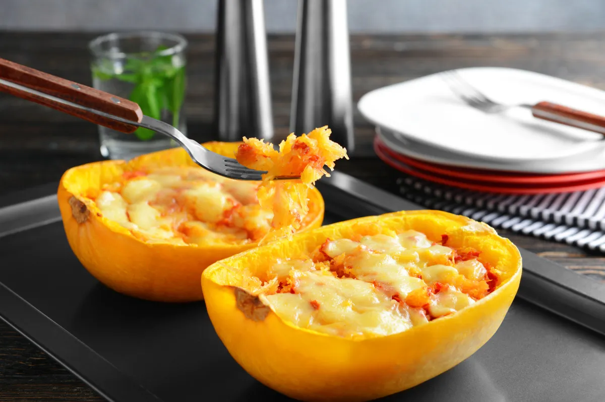 faszerowany kabaczek z mięsem i warzywami