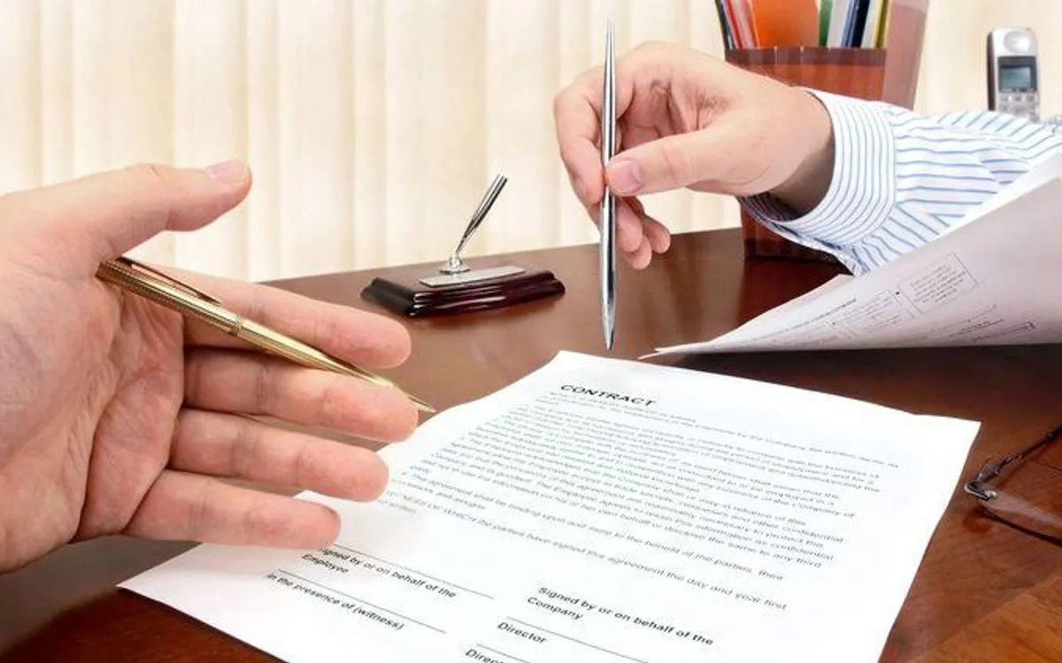 Zwolnienia pracownik&oacute;w po przejęciu firmy