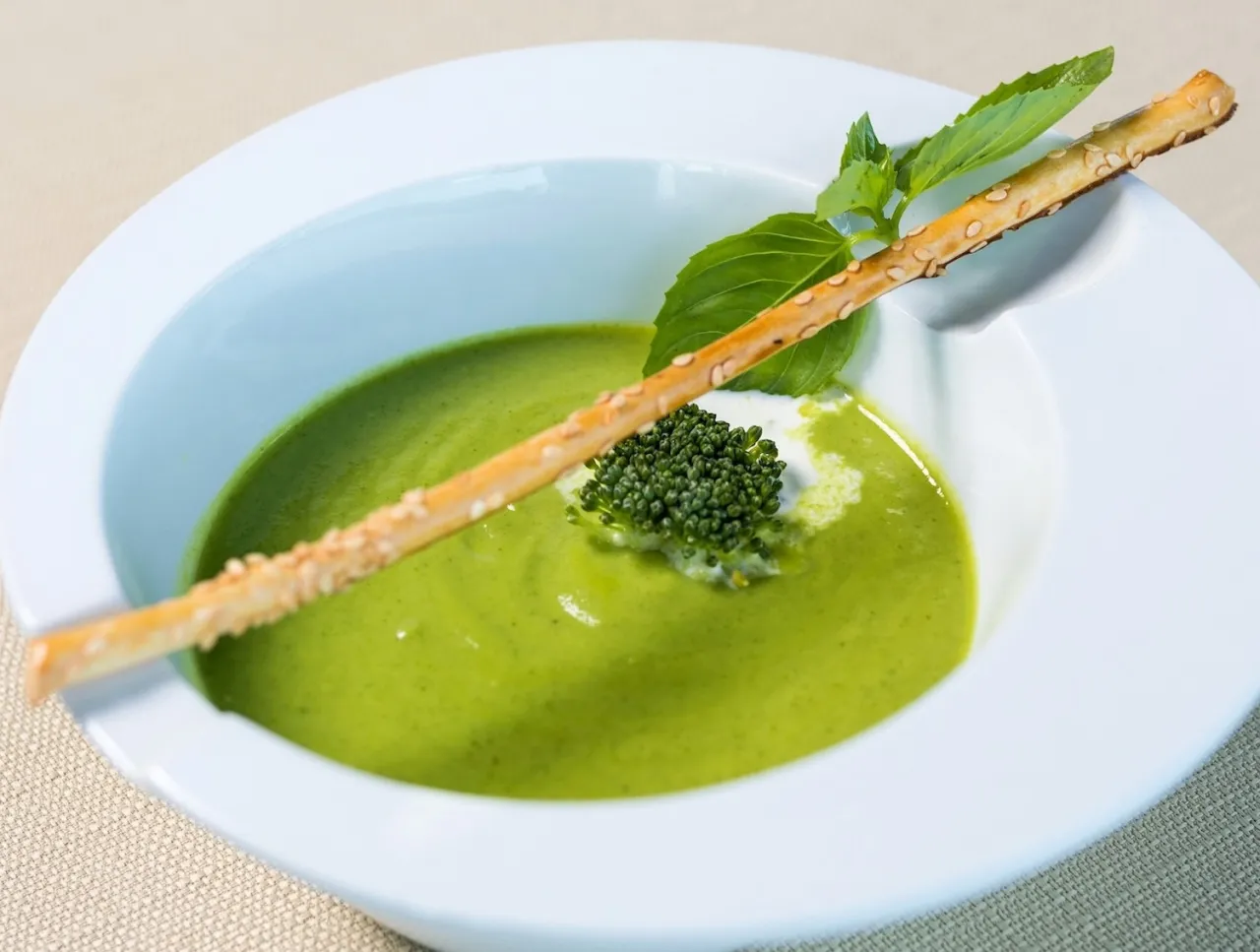 Soupe froide courgette menthe