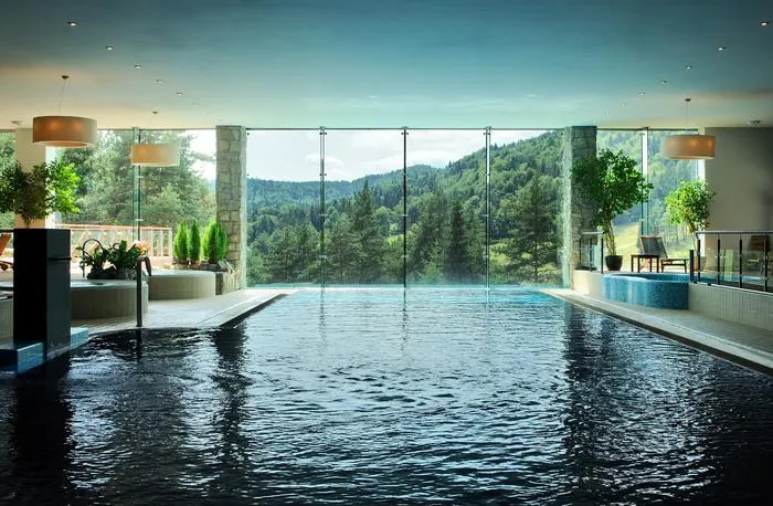 Nowoczesne hotelowe SPA z basenem