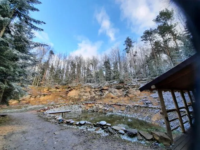 Kolorowe jeziorka Suchedniów Oczy Ziemi