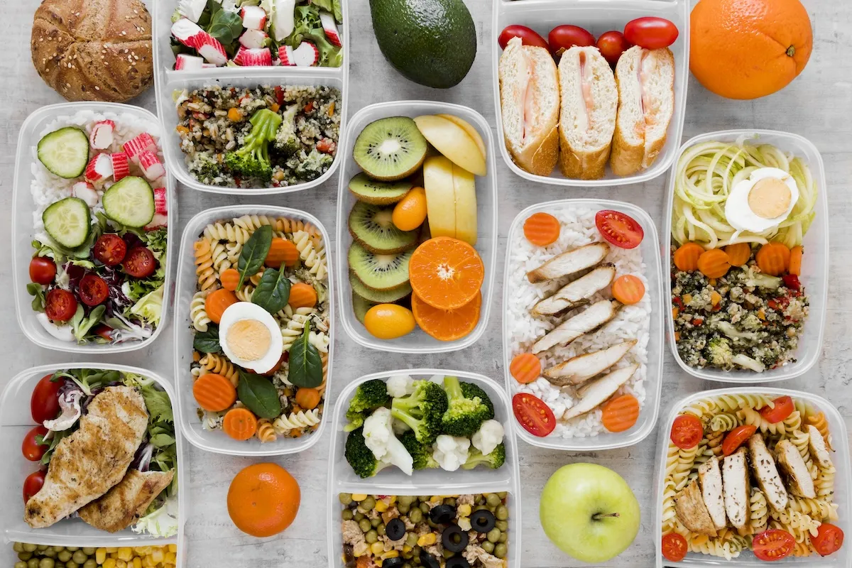 różne posiłki catering dietetyczny