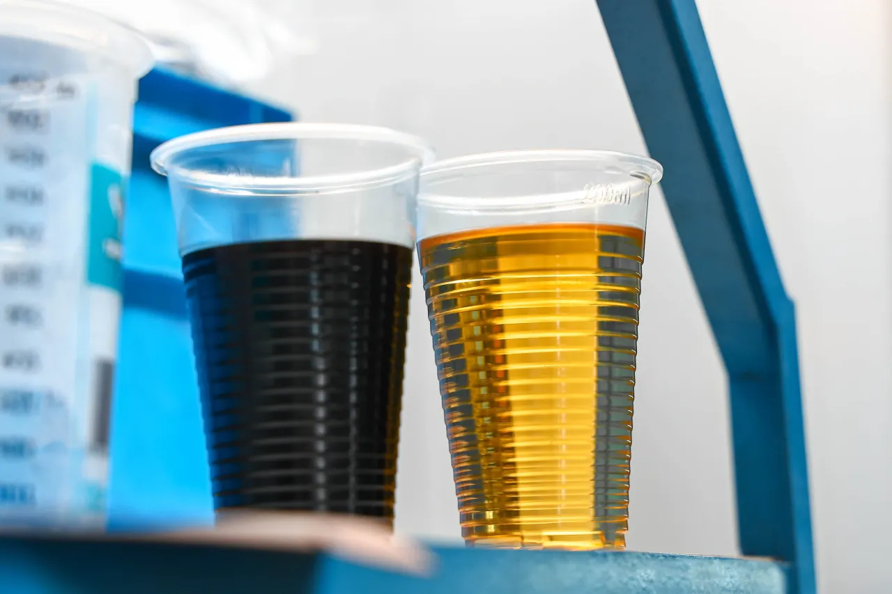 por&oacute;wnanie oleju ATF starego i nowego