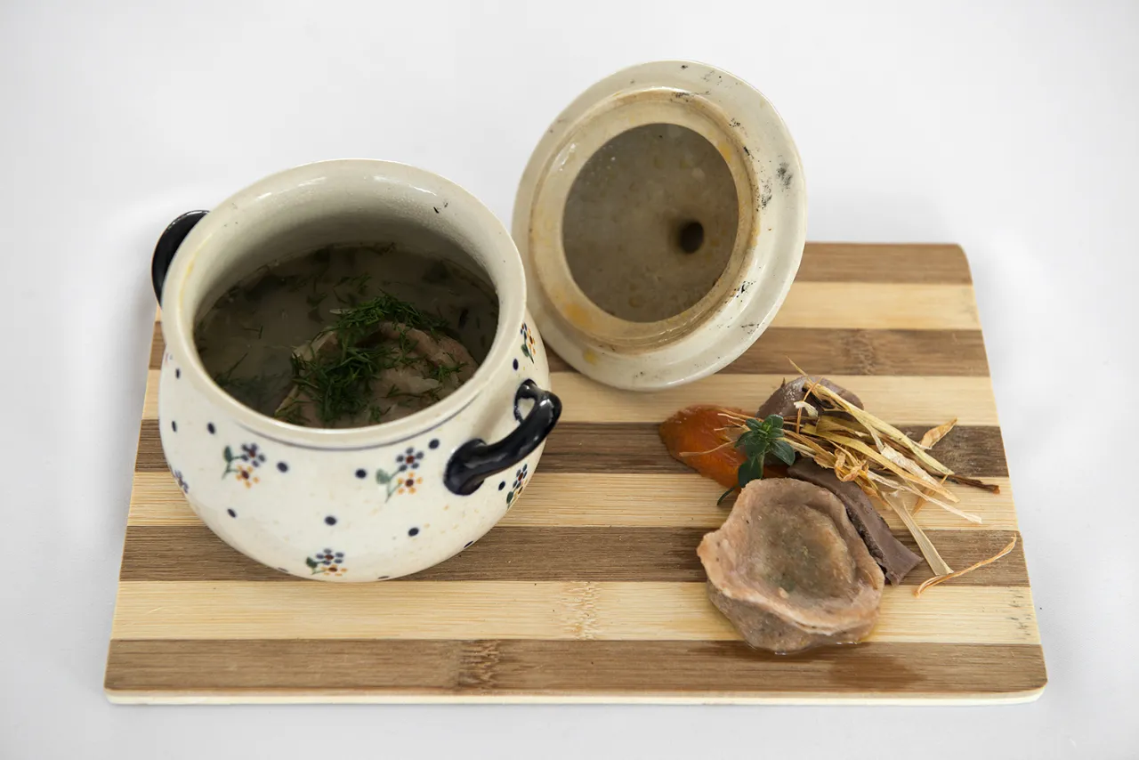 Jedzenie Bac&oacute;wka Bereśnik pierogi kwaśnica