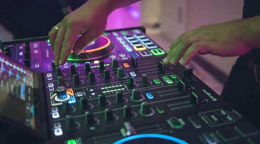 DJ na osiemnastkę sprzęt impreza