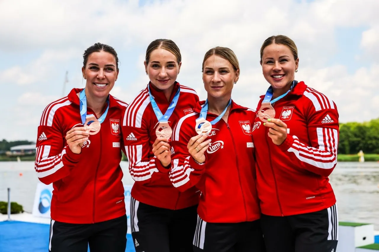 Polska kadra kajakarzy i kajakarek na zawodach