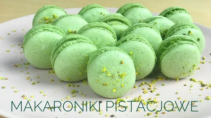 makaroniki ze słonym karmelem i pistacjowe