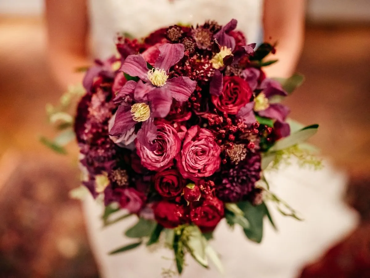 Bukiet ślubny do szampańskiej sukni pastele bordo