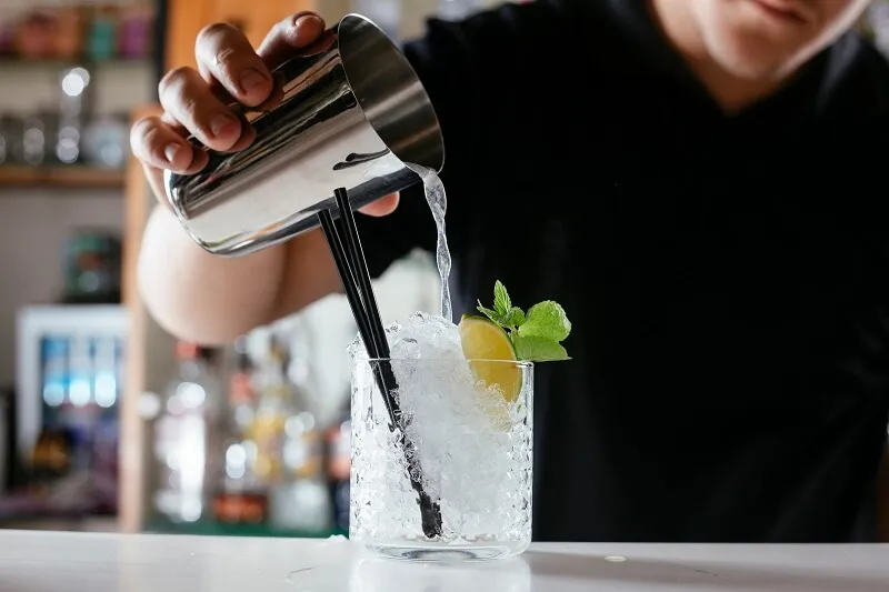 Błędy w przygotowywaniu drink&oacute;w alkoholowych