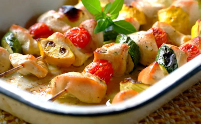 szaszłyki z pyzami i warzywami