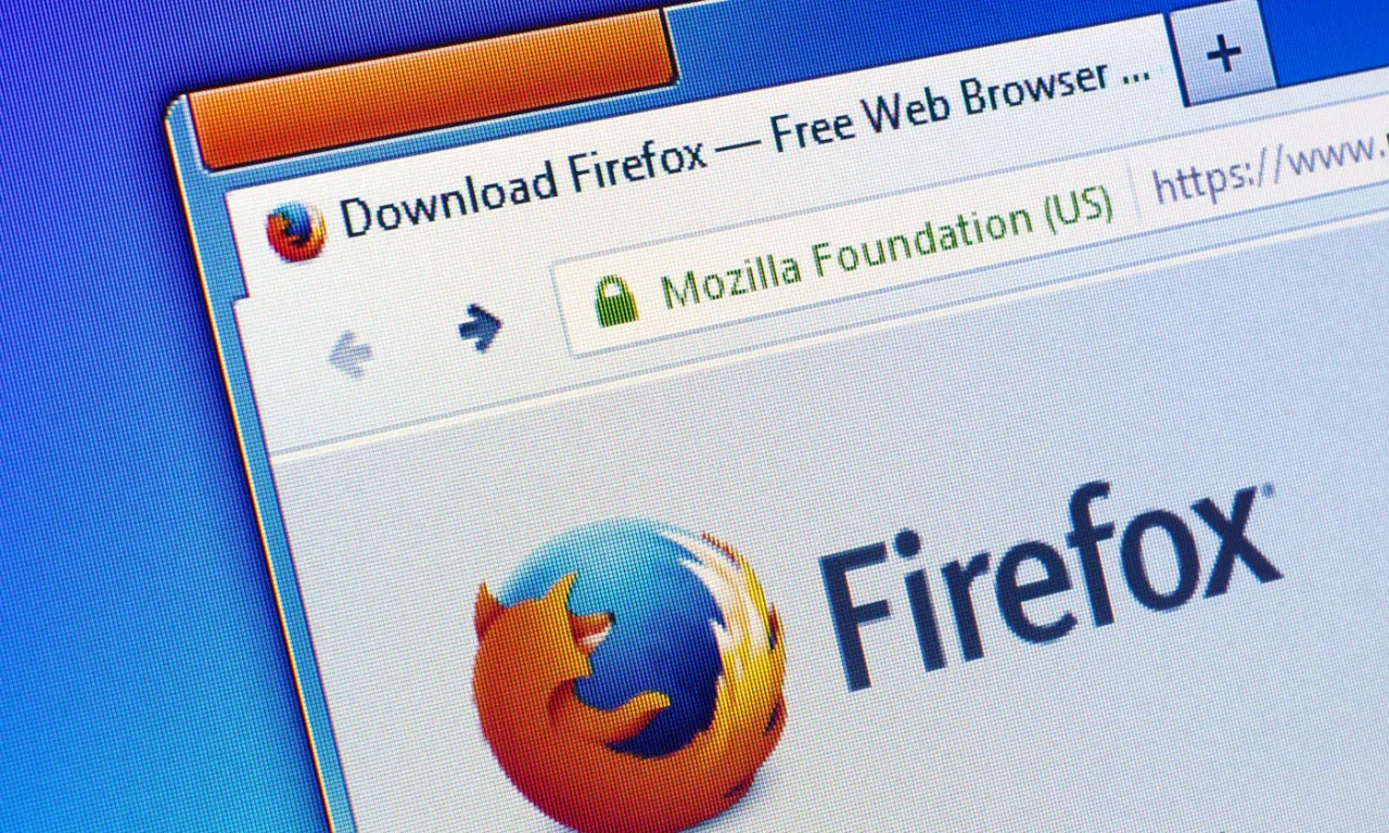 Ekran przeglądarki Firefox z logo i napisem 