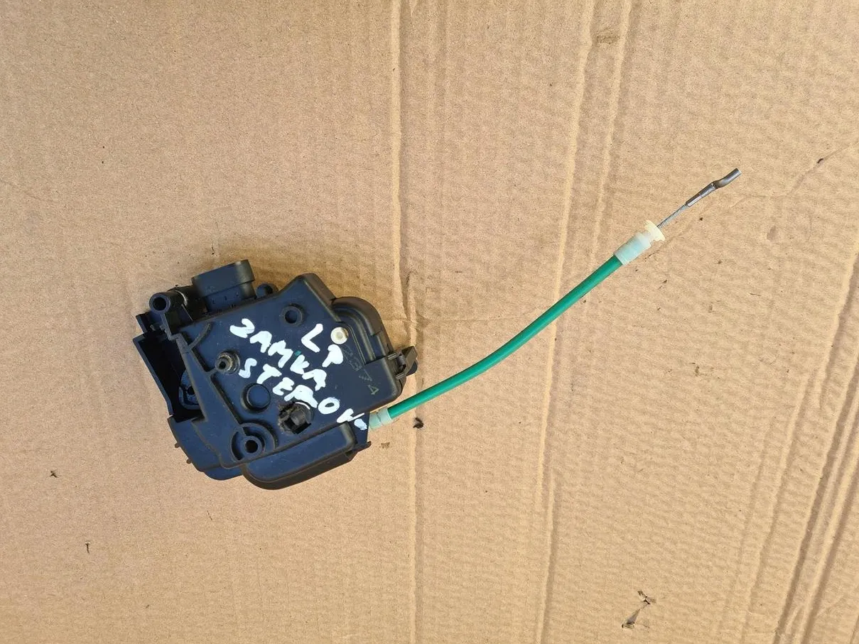 Montaż siłownika centralnego zamka Fiat Panda