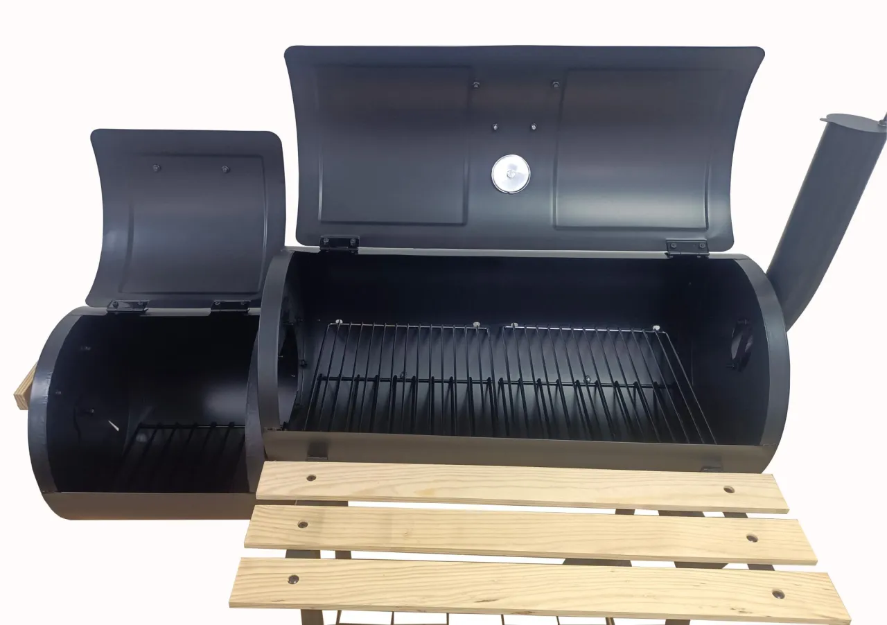 Termometr w grillu z wędzarnią