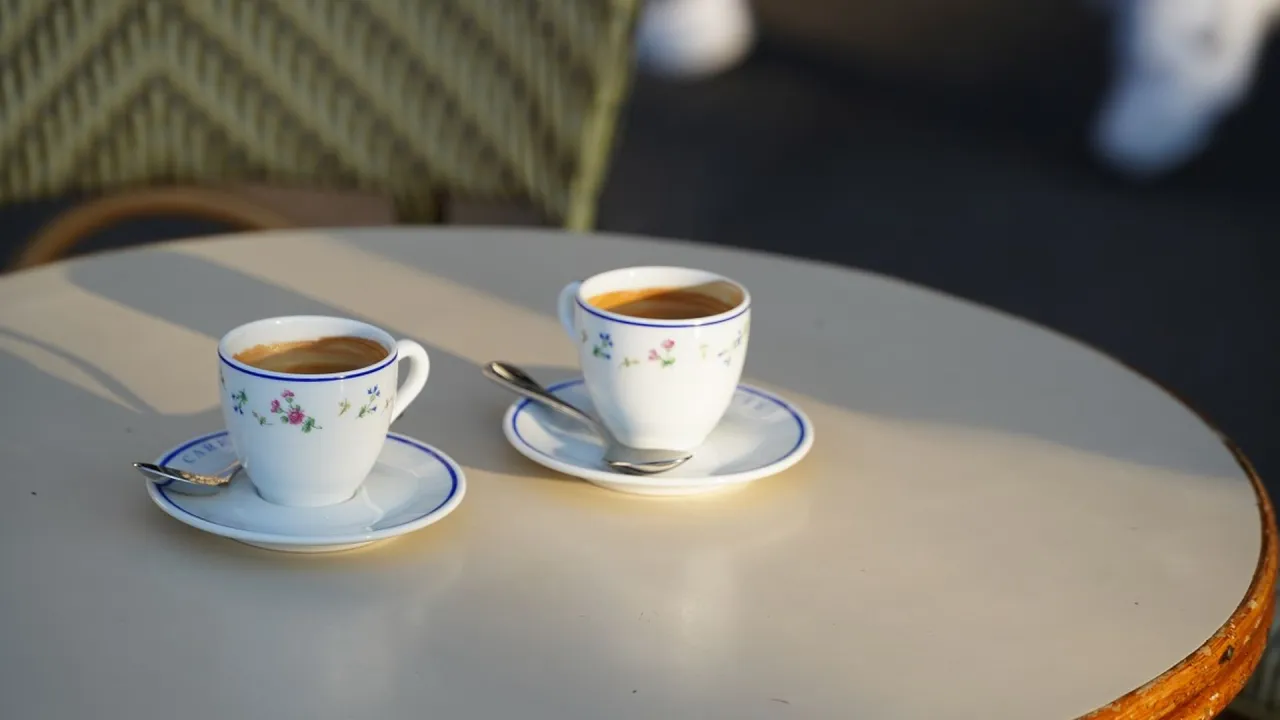 kawa z solą i sportowiec