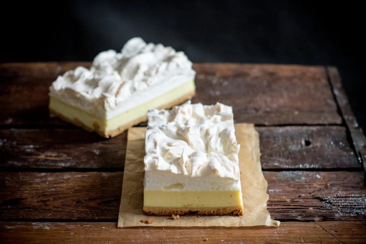 sernik z rosą gotowy