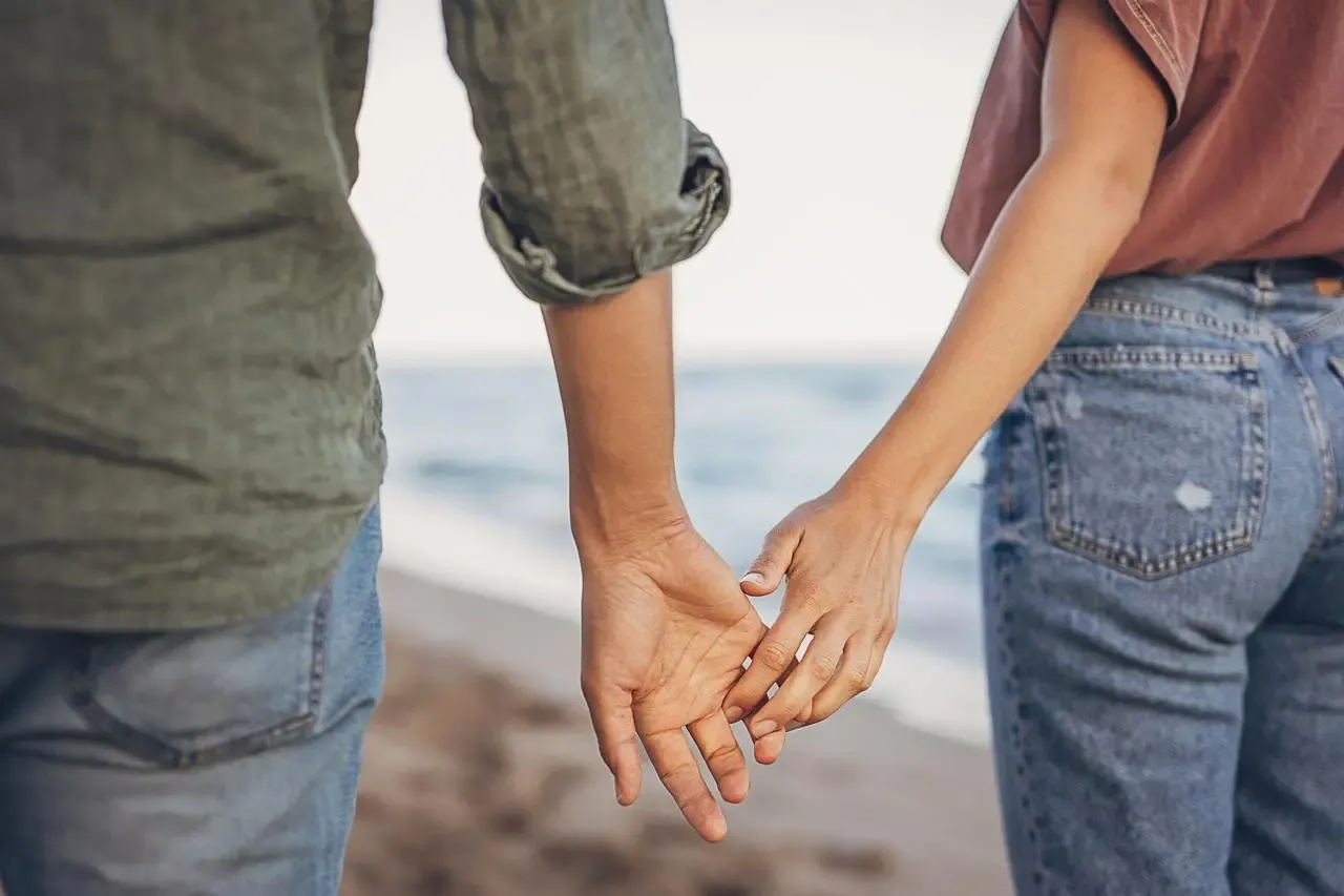 Mowa ciała na randce, subtelne sygnały