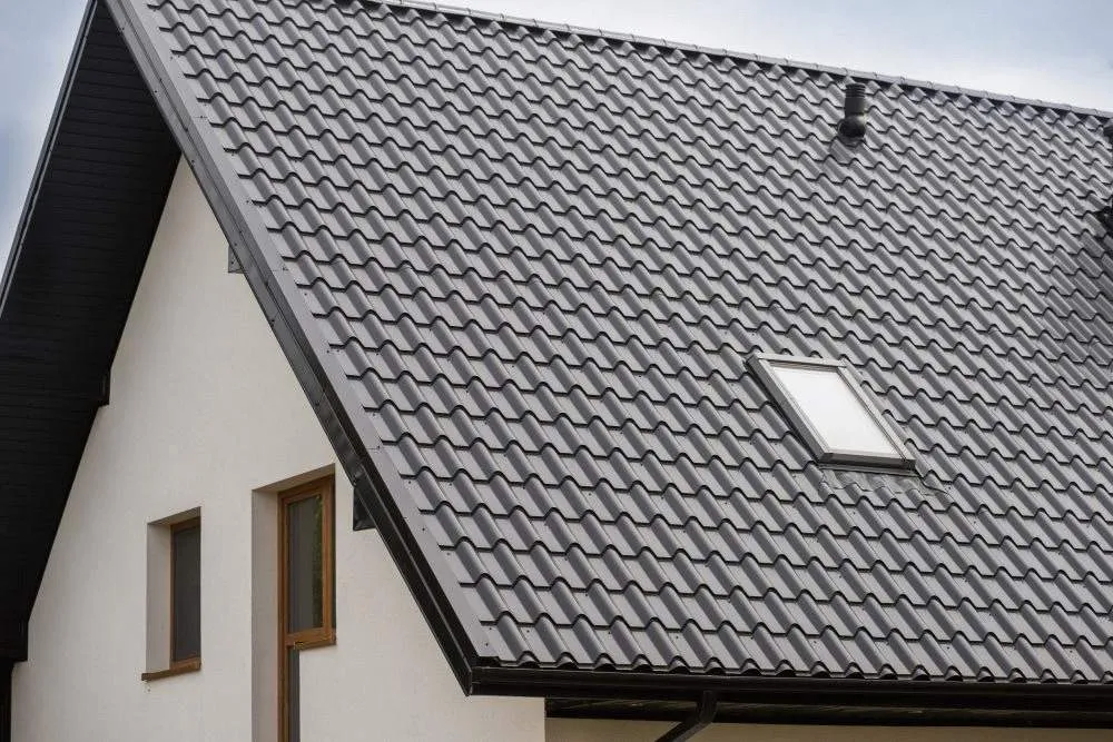 r&oacute;żne rodzaje pokryć dachowych cennik