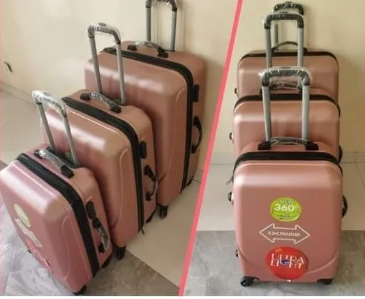 valise 10kg et valise 20kg côte à côte voyage