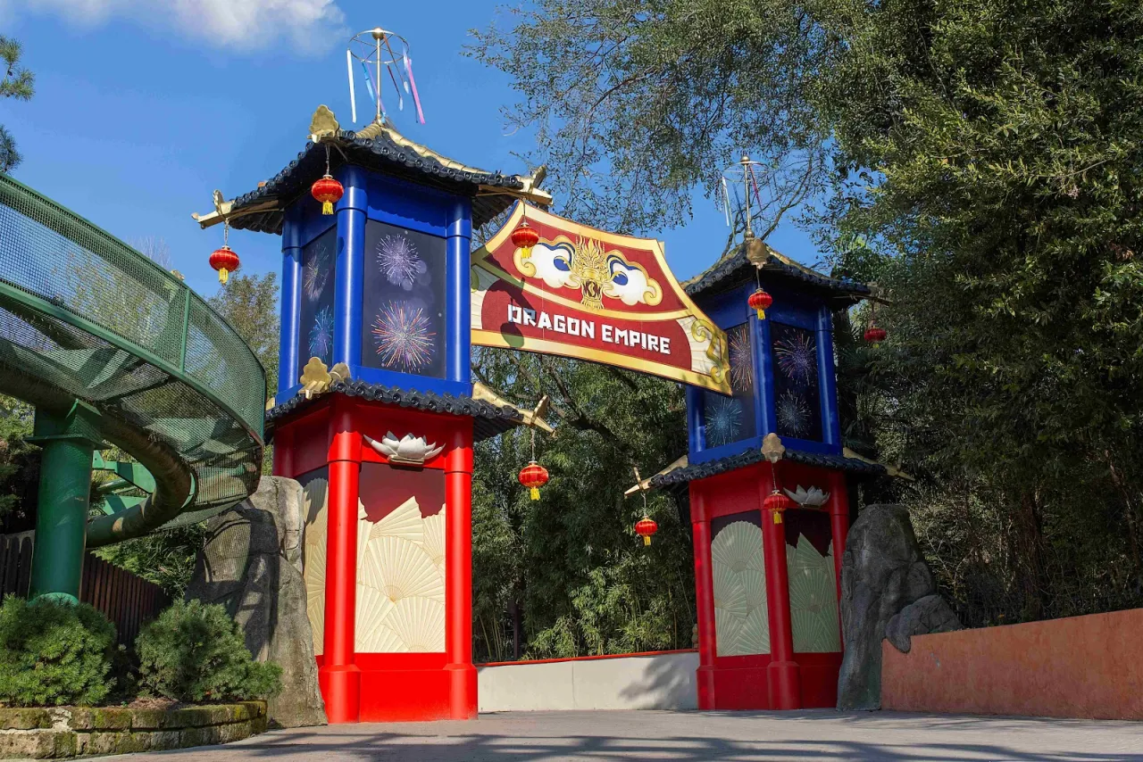 Gardaland Dragon Empire attrazioni