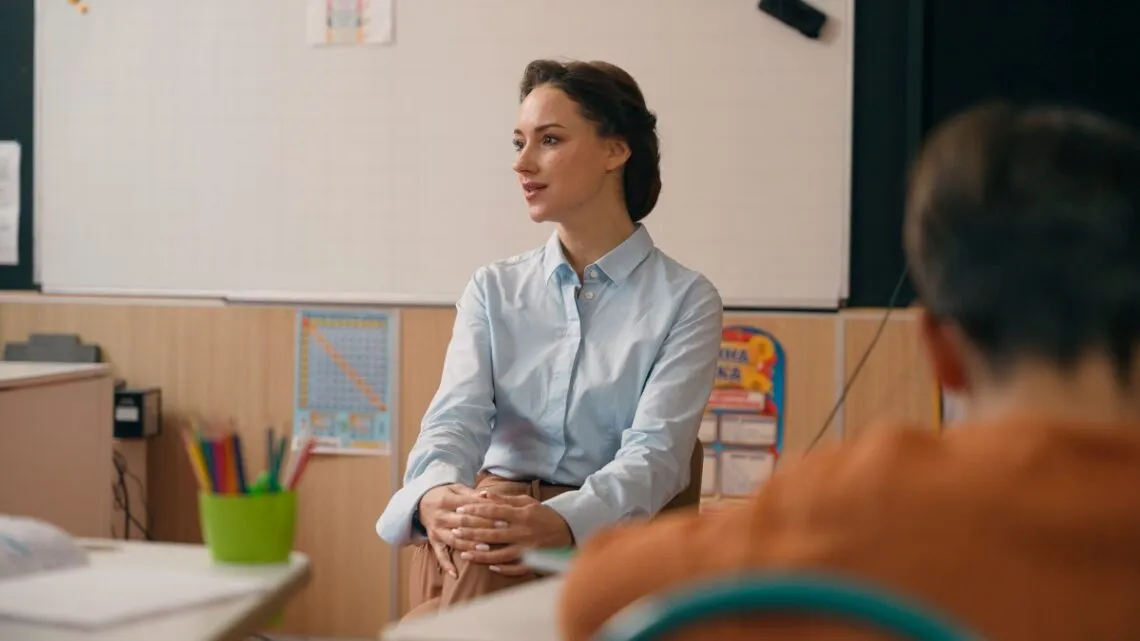 nauczyciel w warsztacie