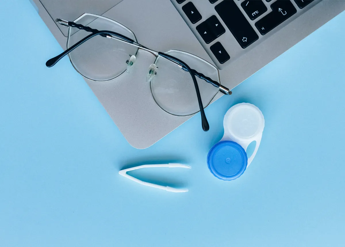 okulary kontra soczewki kontaktowe