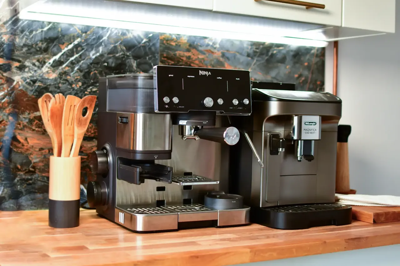 por&oacute;wnanie ekspresu automatycznego i kolbowego