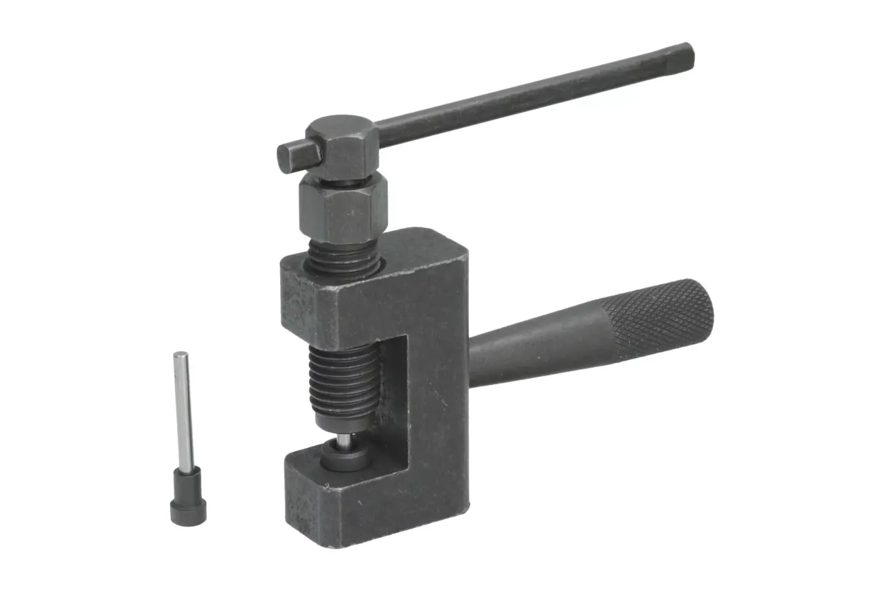 zużyty łańcuch motocyklowy i zębatki