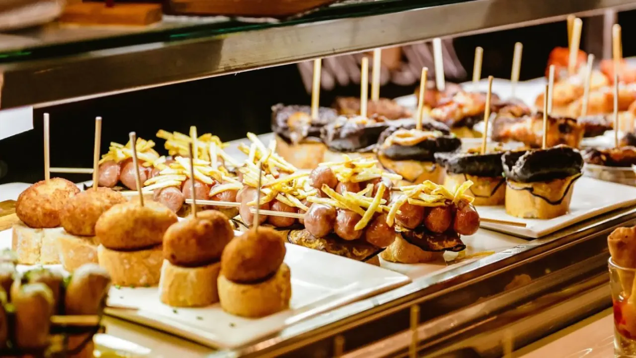 ambiente taberna española tapas