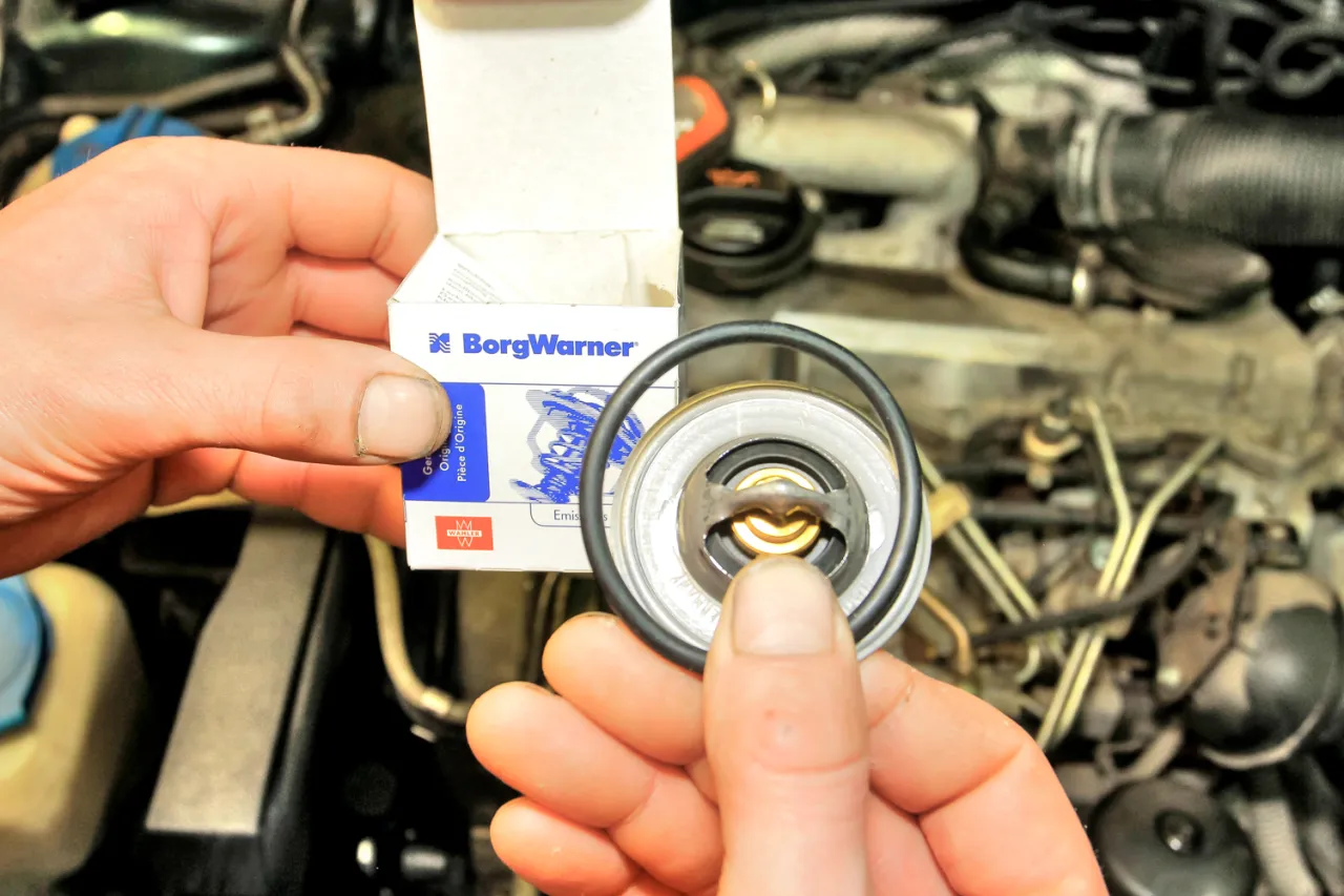 Wymiana termostatu w samochodzie czas trwania