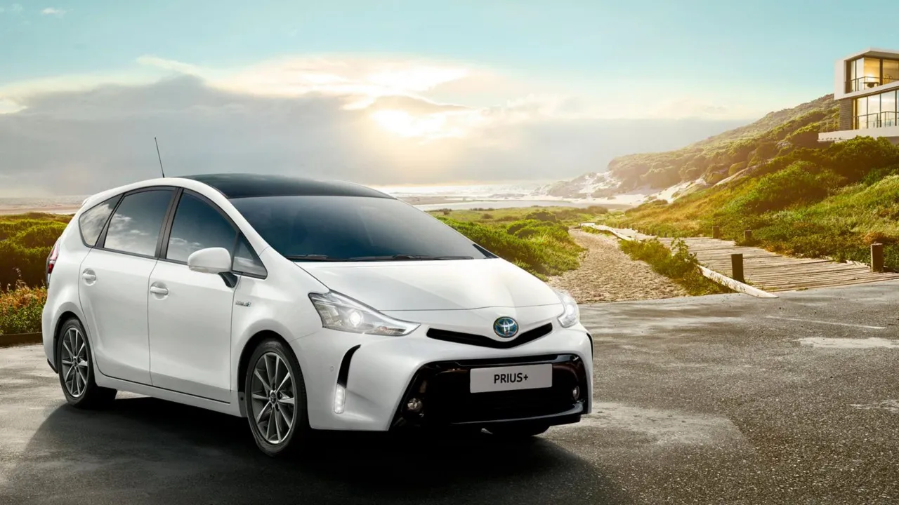 Zdjęcie Toyota Prius Plus ile osobowy - czy to idealny rodzinny minivan?