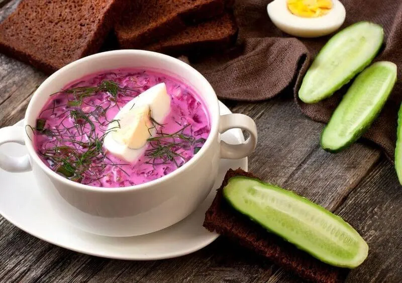 r&oacute;żne chłodniki na lato, kolorowe zupy na zimno